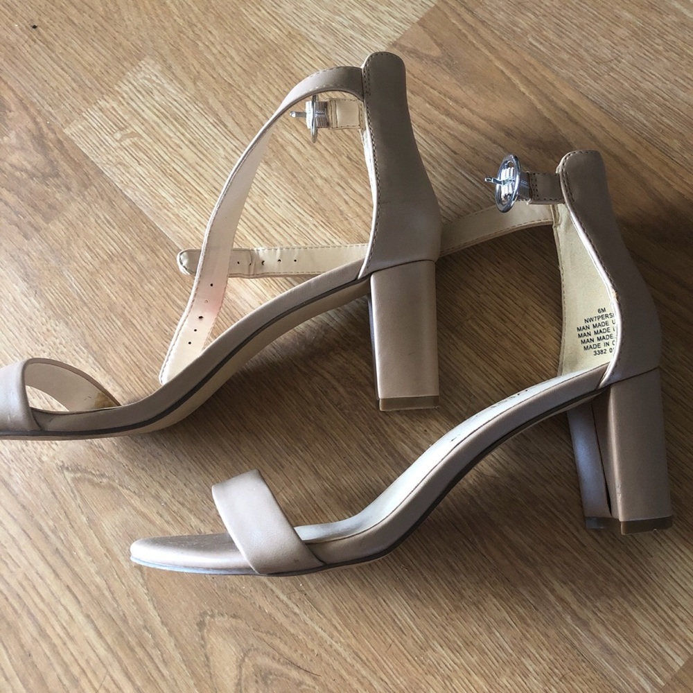 nine west low chunky block heel strappy sandal